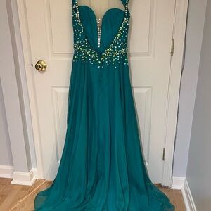 Beautiful dress size 8